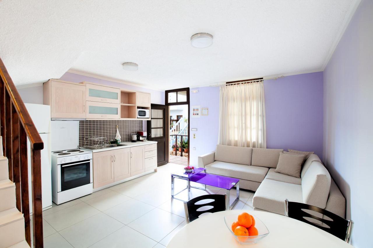 Giorgi'S Blue Apartments Kalathas Pokoj fotografie